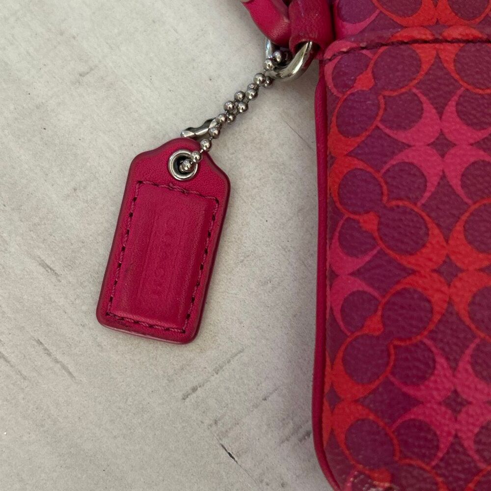 COACH Pink Pattern Wristlet W Tag - Picture 4 of 8